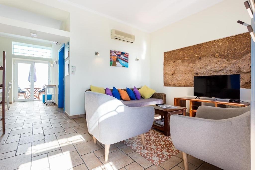 Refurbished Beachfront House, Pool, Ac, Wifi, Albufeira, Sea View Εξωτερικό φωτογραφία